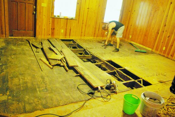 Subfloor Demolition in Elgin